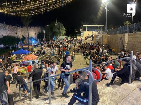 القدس:اجواء من باب العامود هذا المساء ( صور )